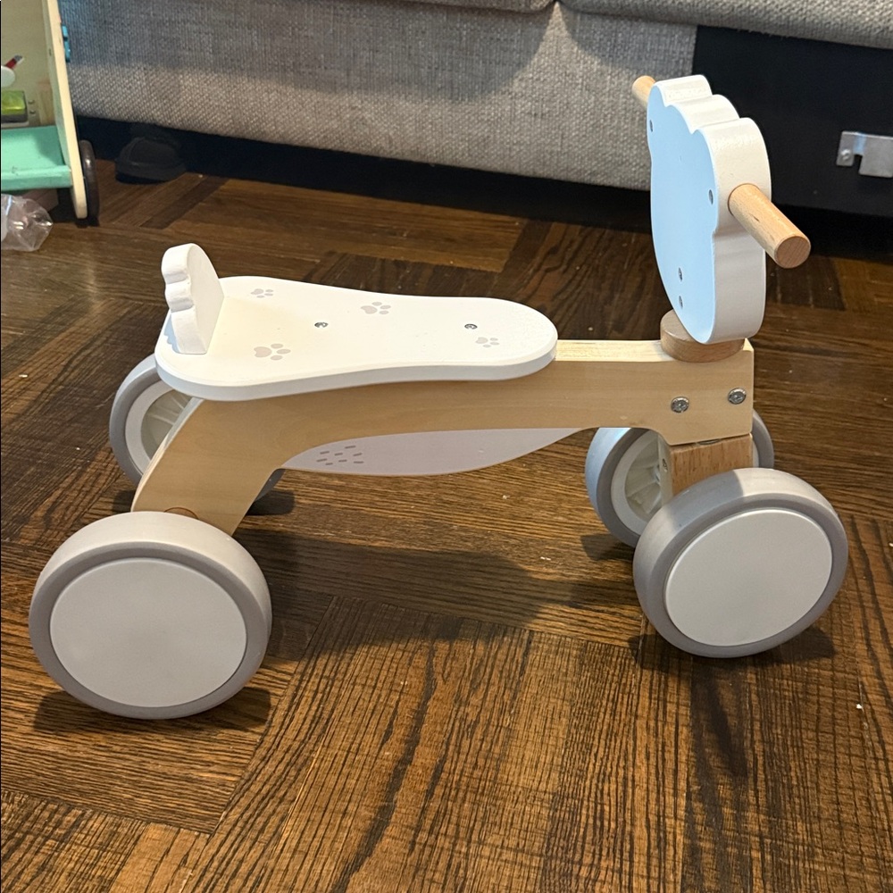 Cute Bear-Themed Wooden Push Toy - Picture 4 of 6